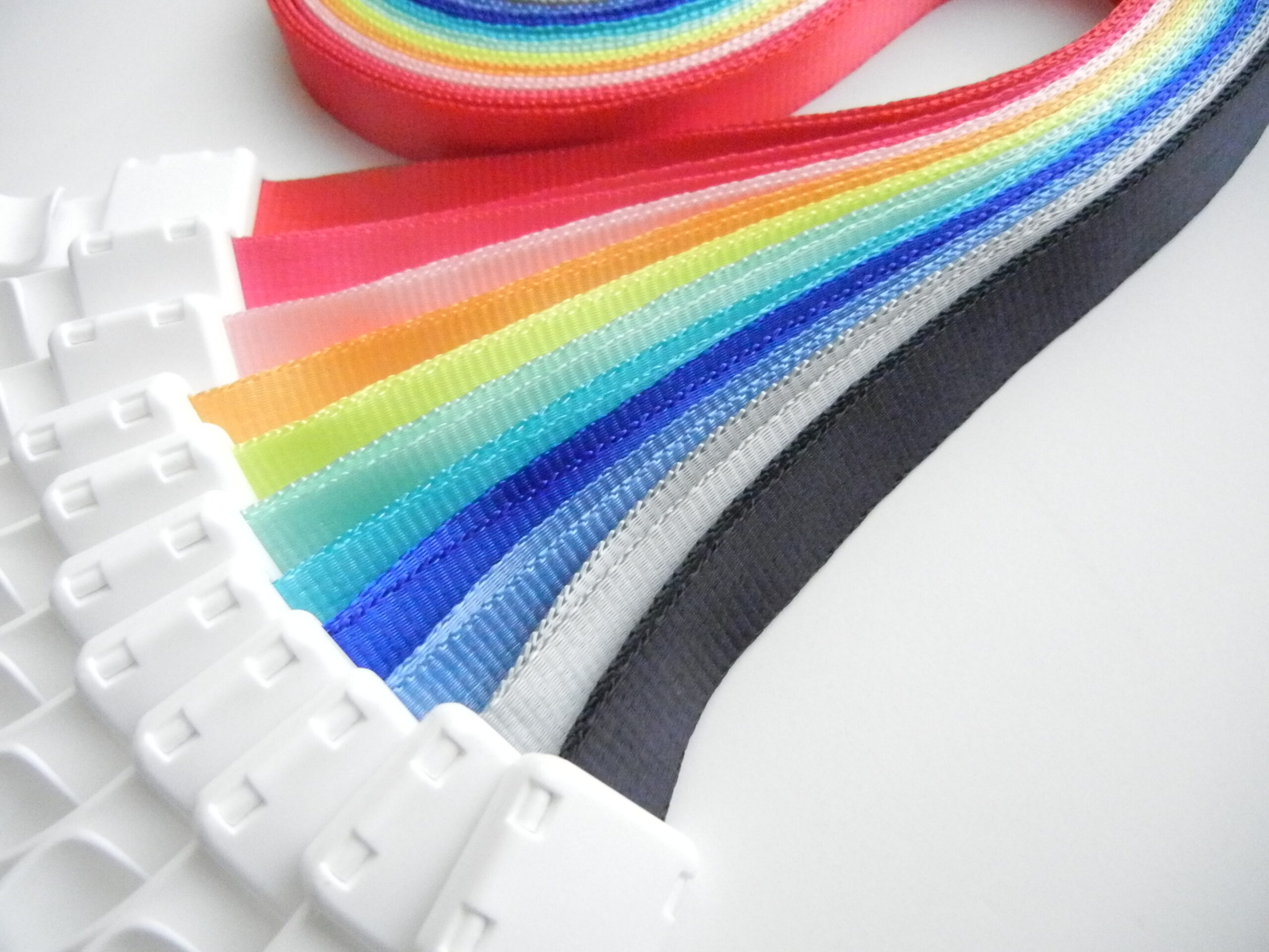 ネックストラップ　案円バックル付きシャイニー